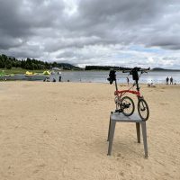 Super-Besse on the beach and if a table is there then use it Super-Besse on the beach